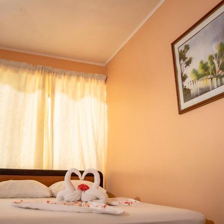 Hotel Y Cabinas El Coral Jacó Kültér fotó