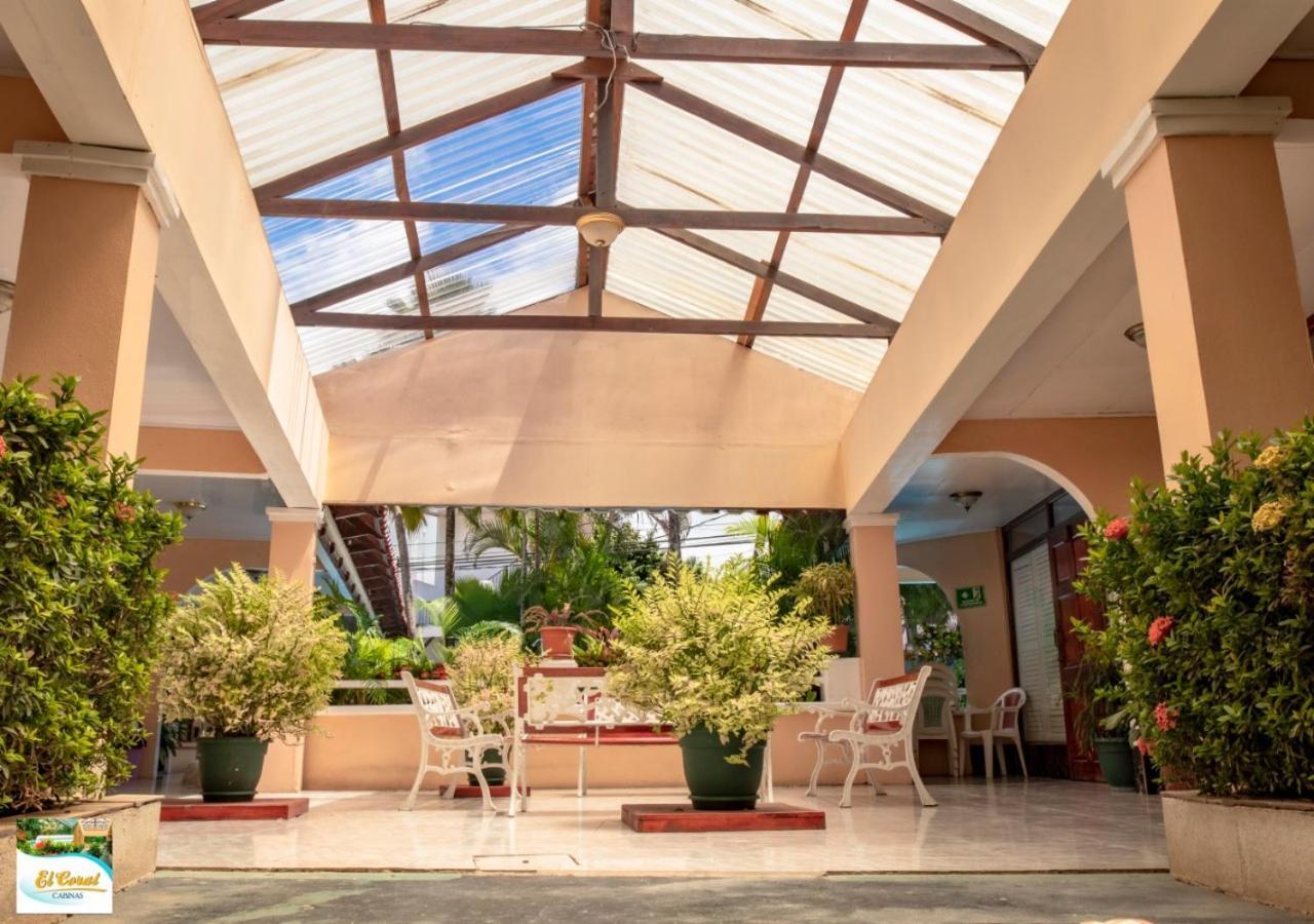 Hotel Y Cabinas El Coral Jacó Kültér fotó