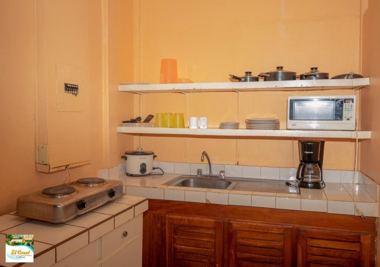Hotel Y Cabinas El Coral Jacó Kültér fotó